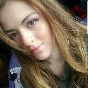 Meet your Posher, Brenna